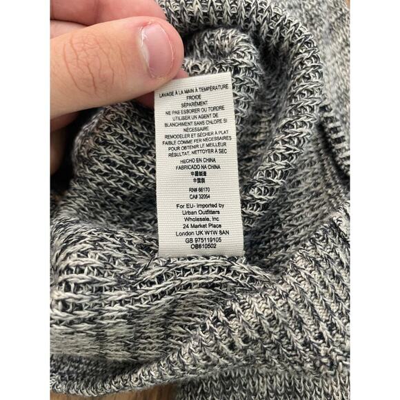 Free People Women's Gray Long Sleeves Off The Shoulder Knit Sweater Size XS - Picture 5 of 8